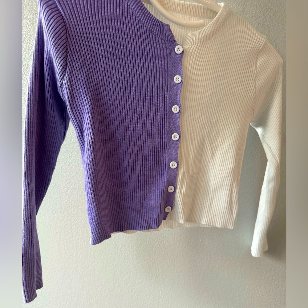 It’s a flexible top fits XS-M